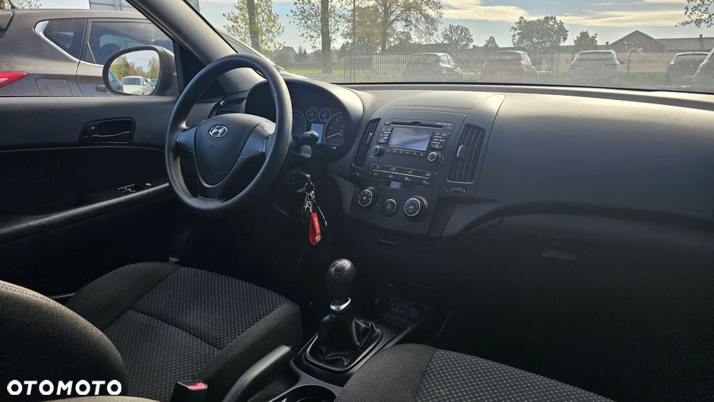 Hyundai i30 1.6 CRDi Base EU5 - 11