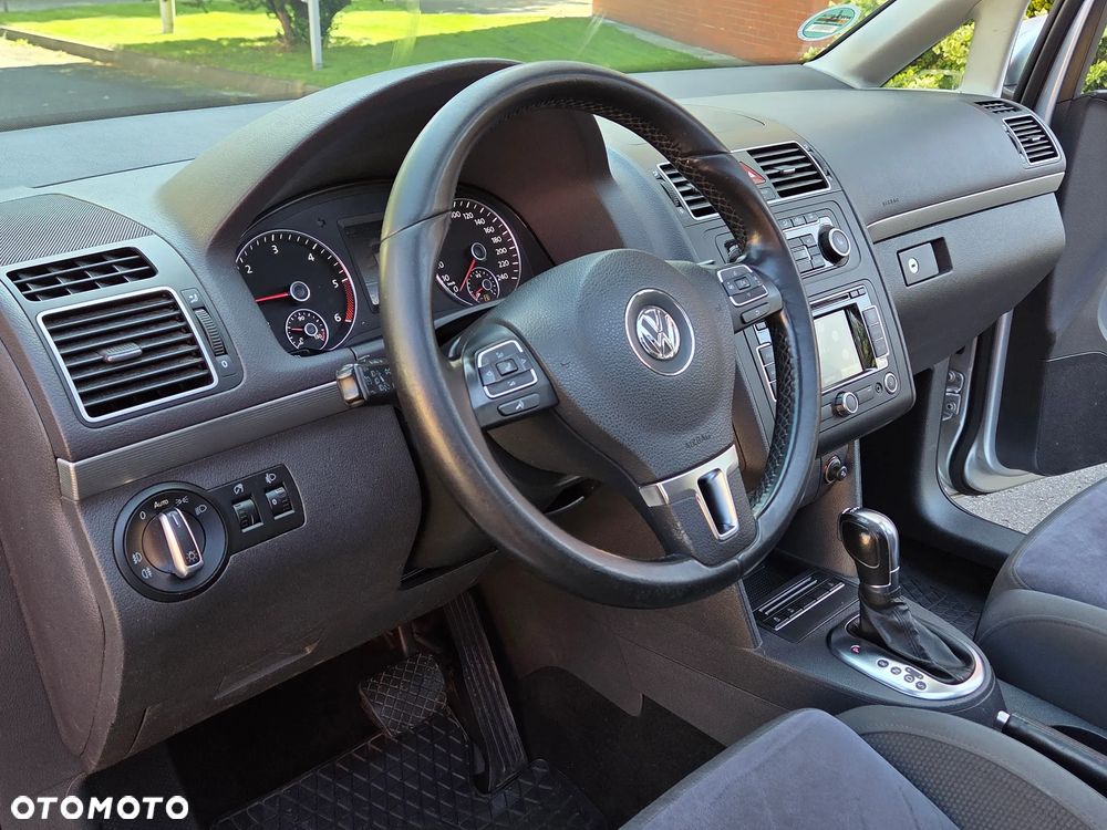 Volkswagen Touran 1.6 TDI DPF BlueMotion Technology DSG Highline - 31