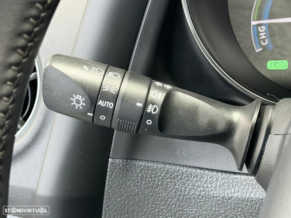 Toyota Auris Touring Sports 1.8 HSD Exclusive+Navi - 22