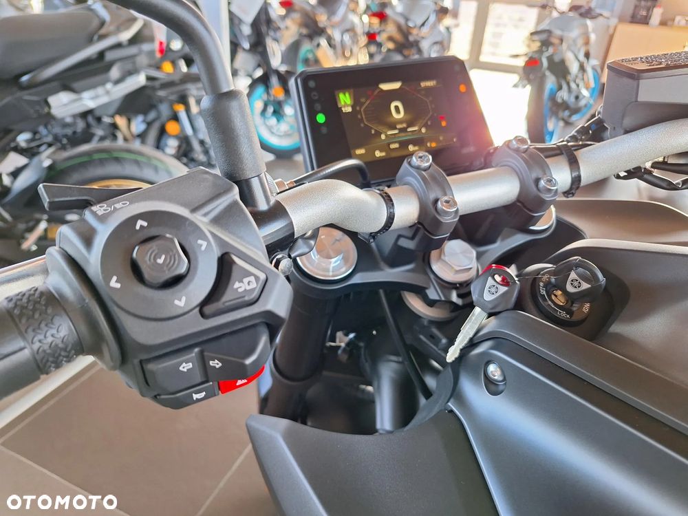 Yamaha MT - 7