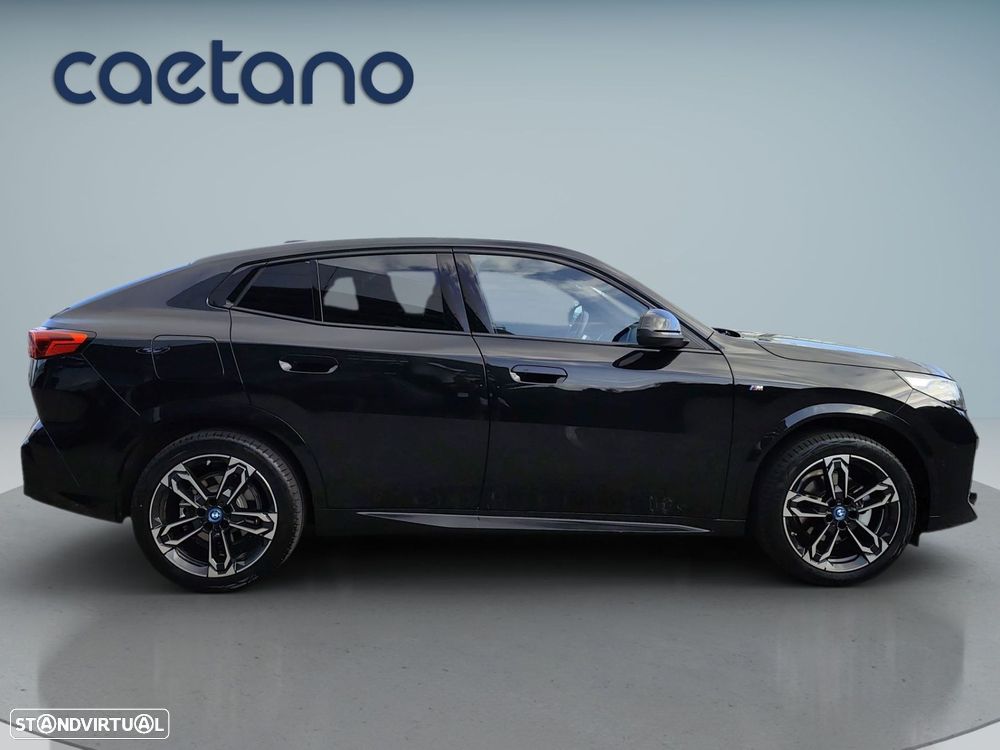 BMW iX2 eDrive20 Pack Desportivo M - 9