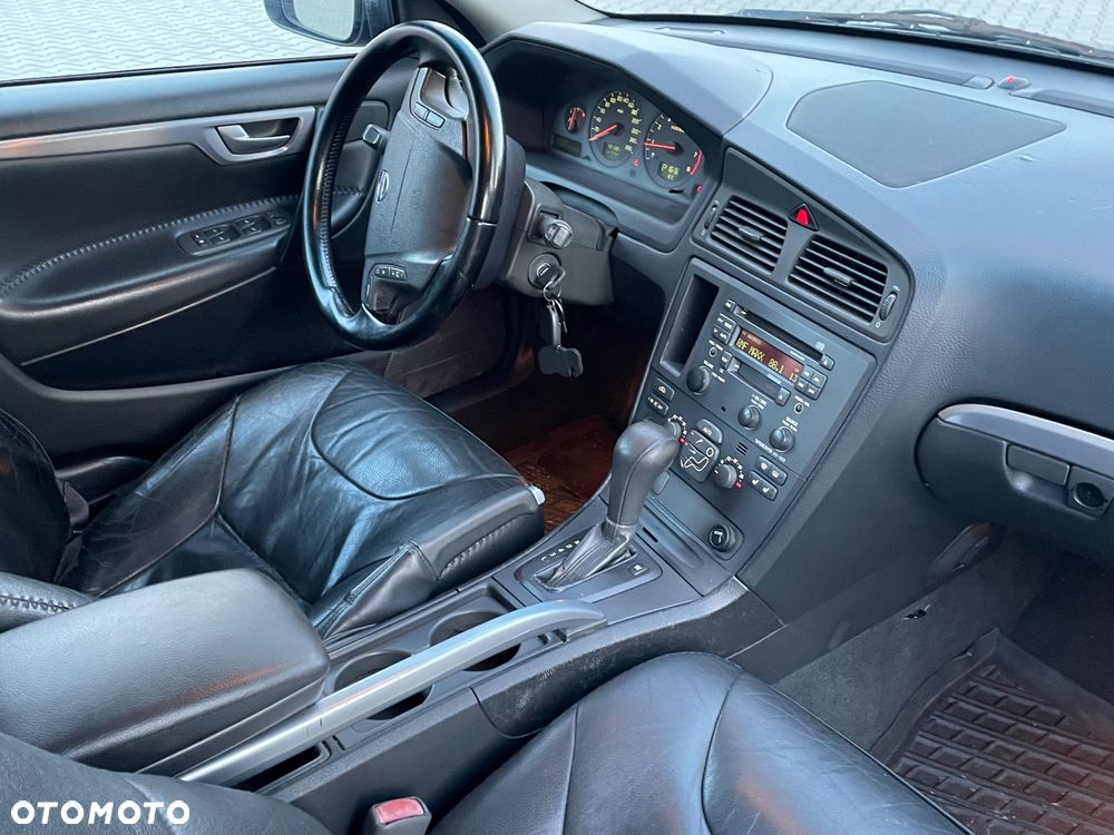 Volvo XC 70 AWD Momentum - 10