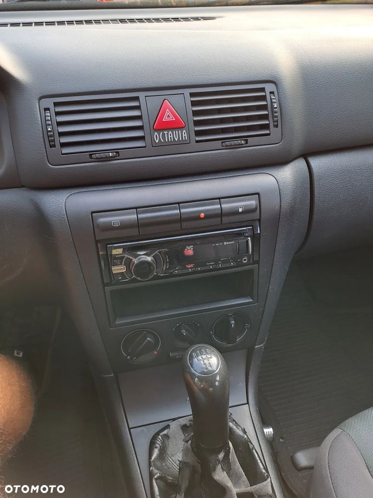 Skoda Octavia 2.0 Ambiente - 11