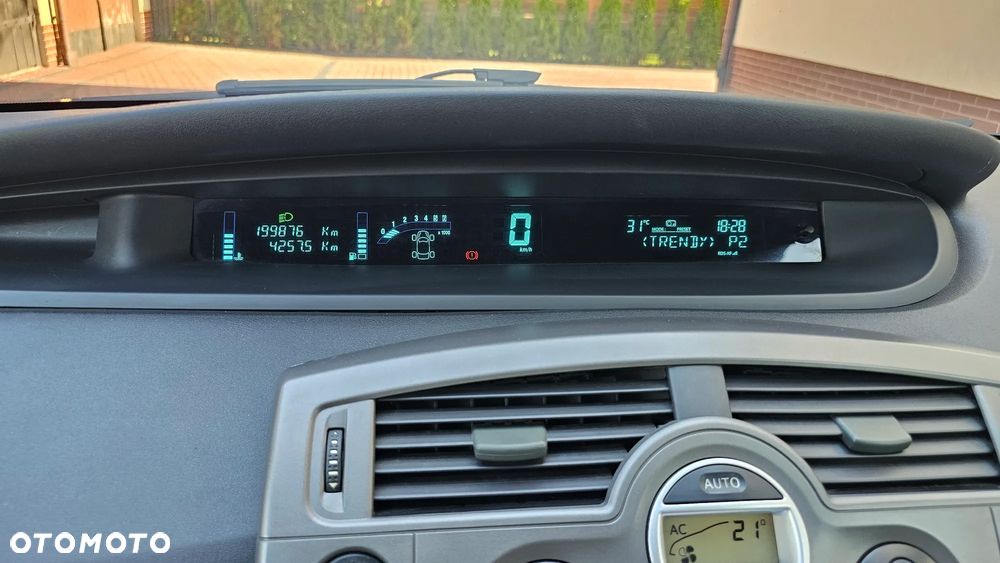 Renault Scenic 1.9 dCi Privilege - 39