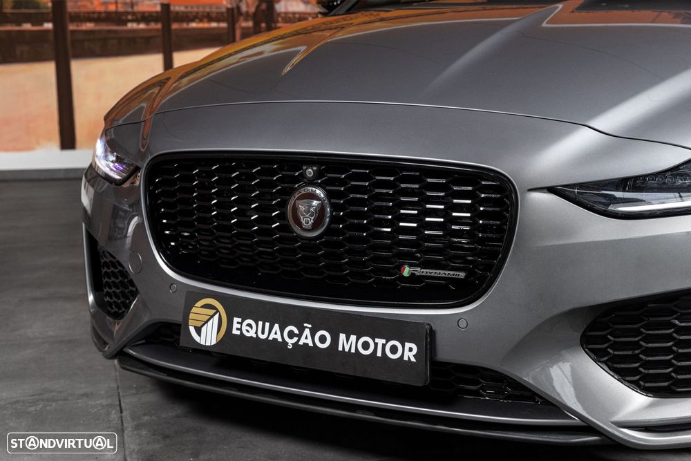 Jaguar XE 2.0 D200 R-Dynamic Black - 7