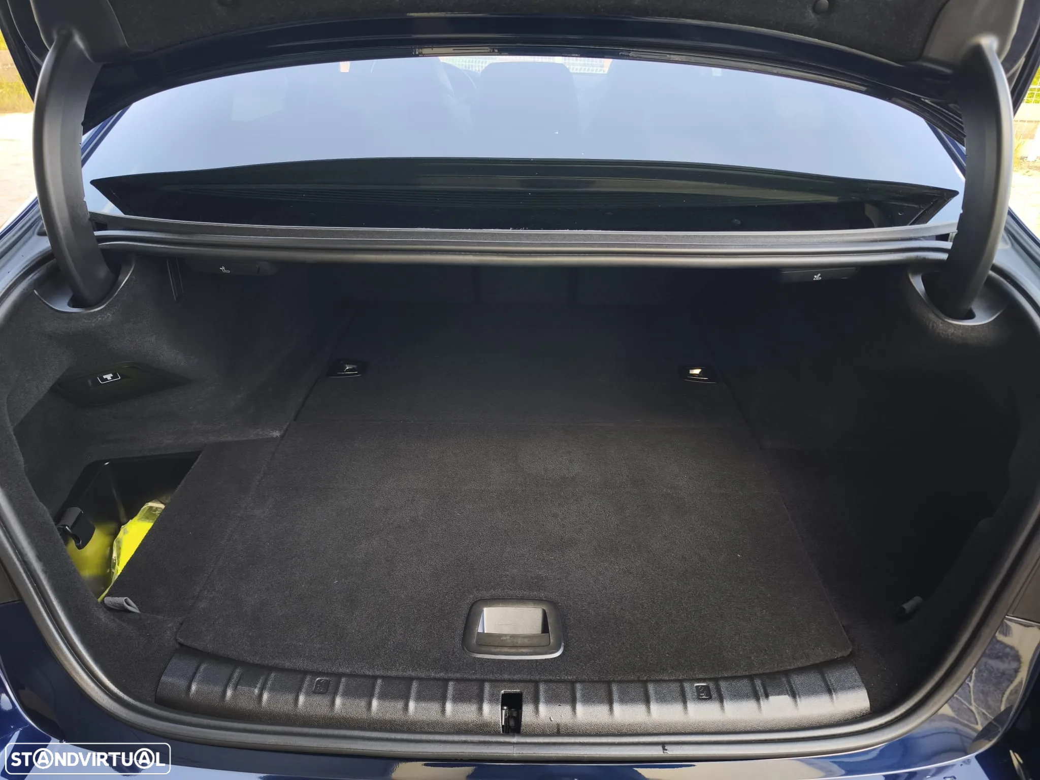 BMW 545 e xDrive Pack M - 24