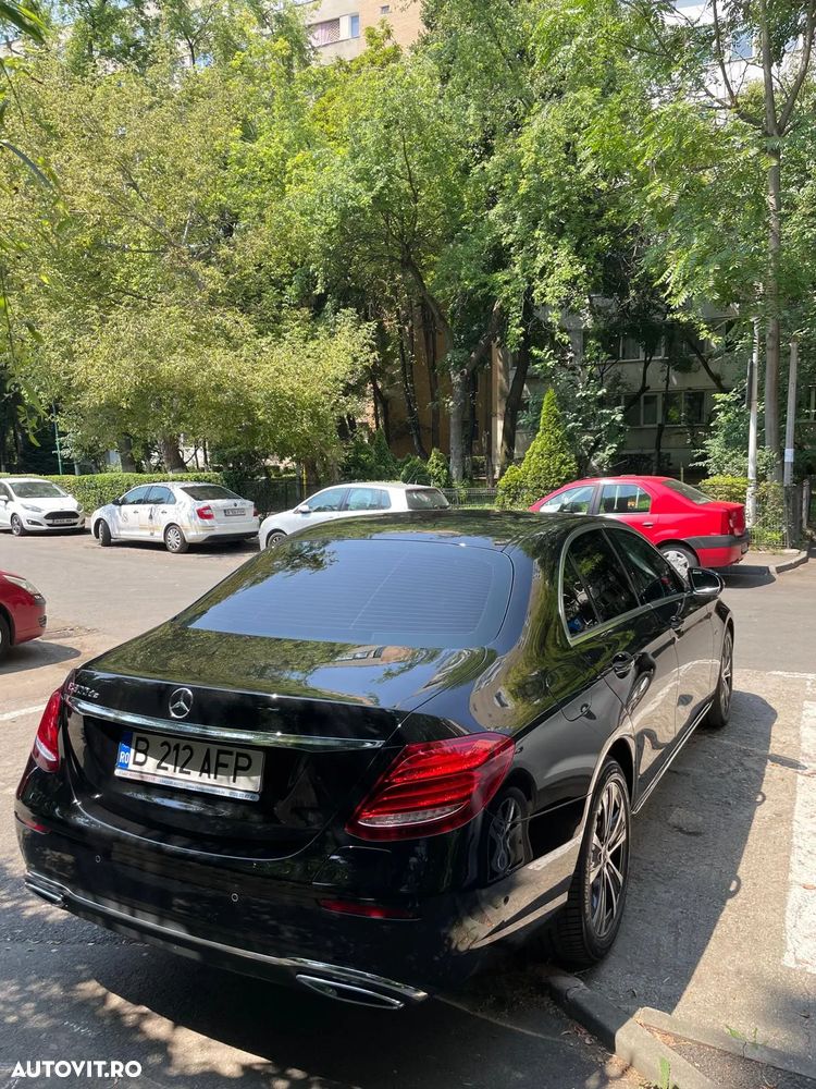 Mercedes-Benz E 300 de Aut. - 11