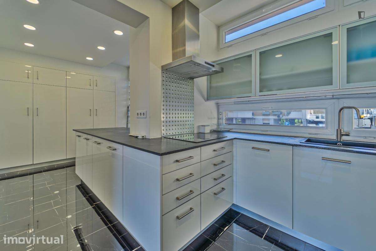 Quarto - localizado em Olivais Lisbon - Grande imagem: 4/11