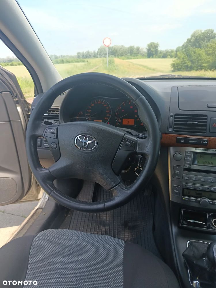 Toyota Avensis 2.0 VVT-i Prestige - 6
