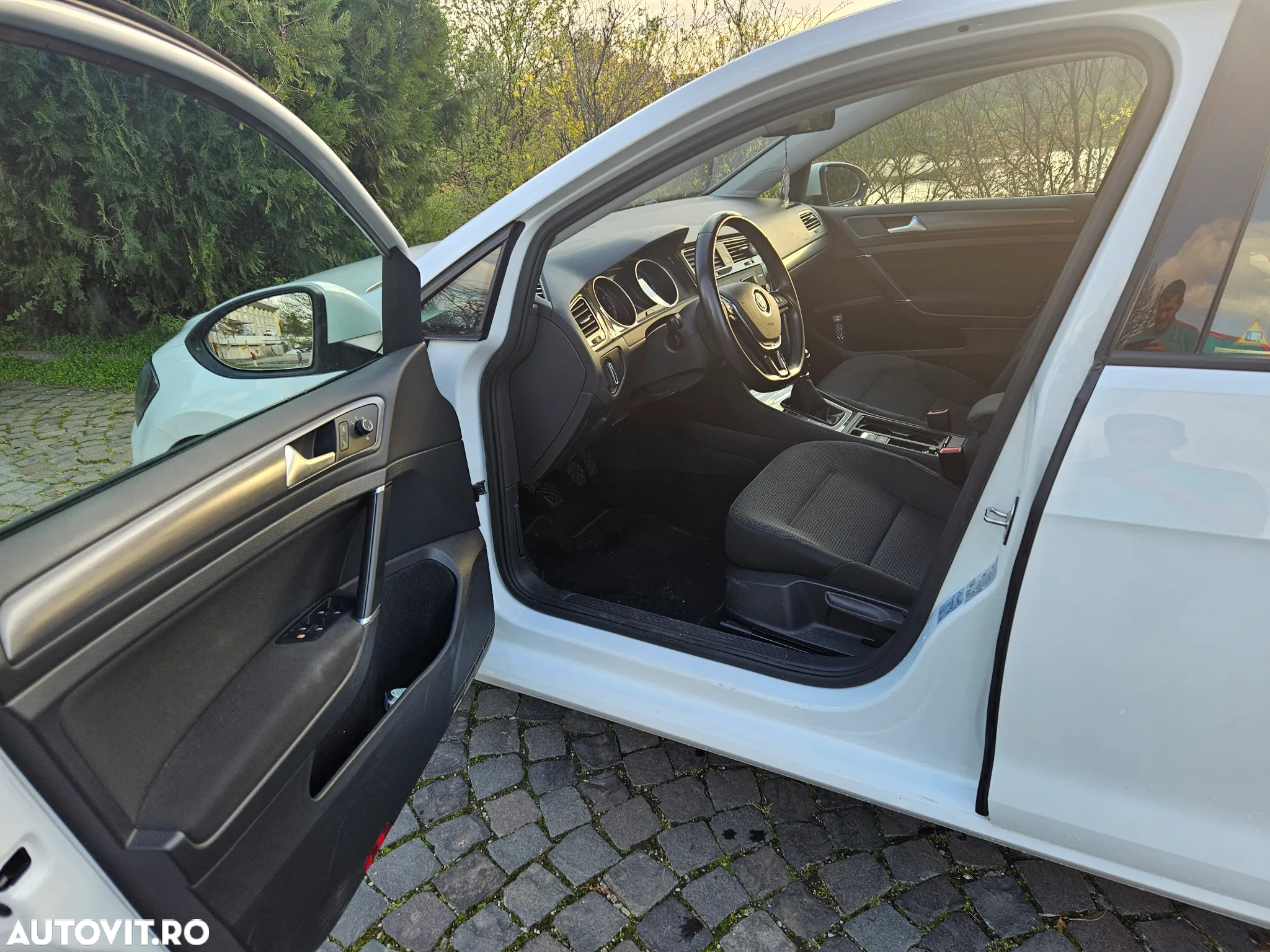 Volkswagen Golf 1.0 TSI Comfortline - 23