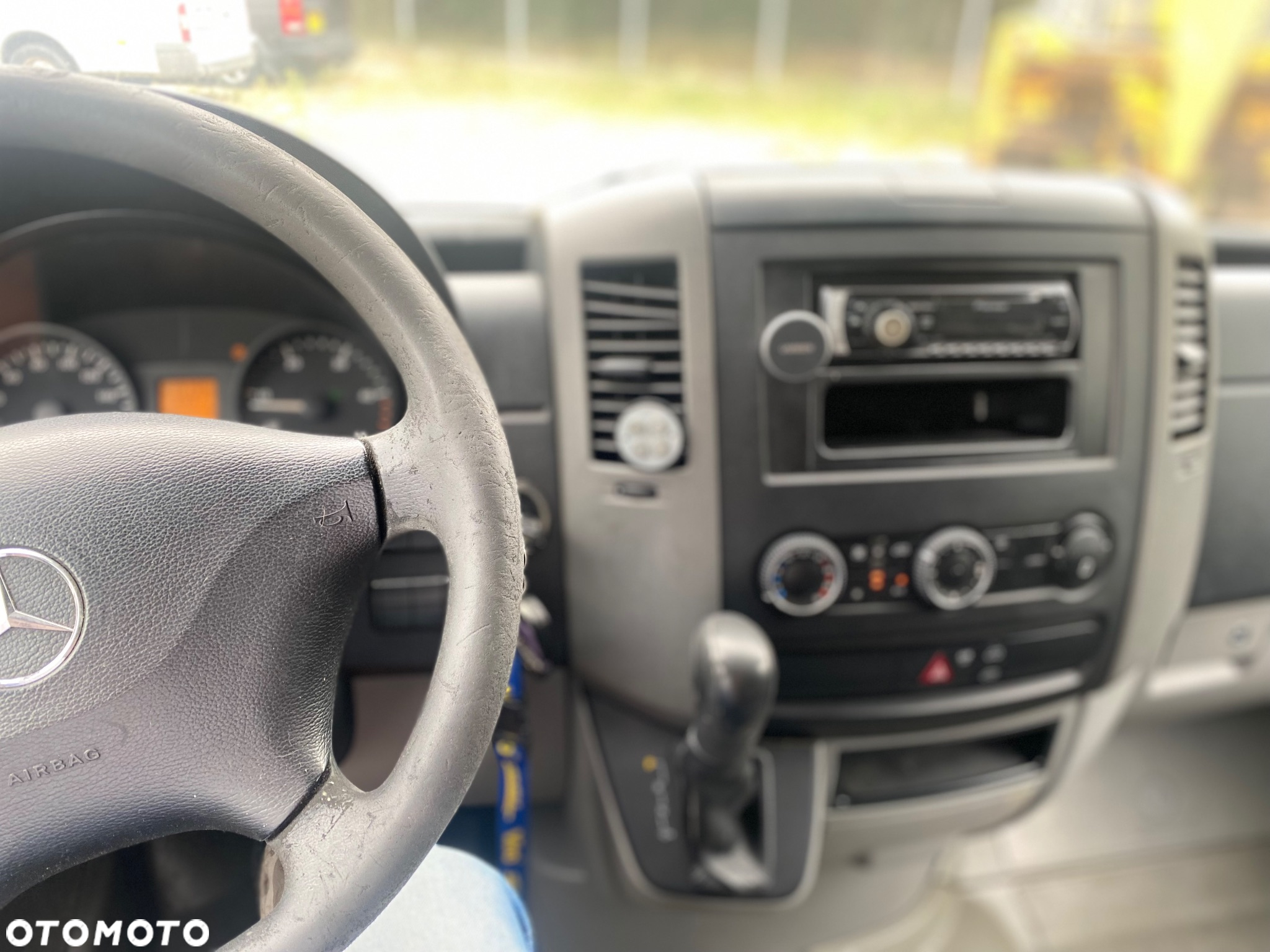 Mercedes-Benz Sprinter - 16