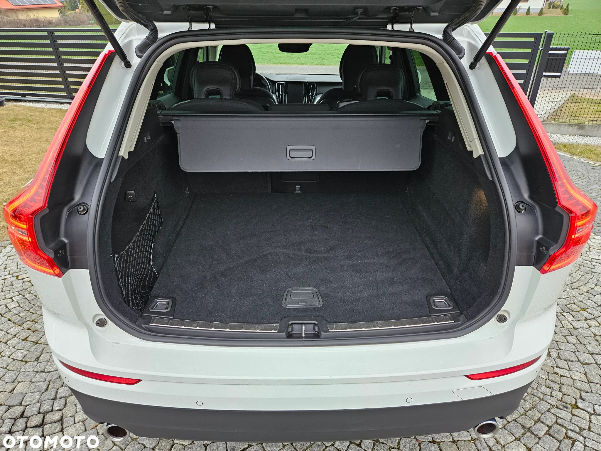 Volvo XC 60 T4 Momentum Pro - 31