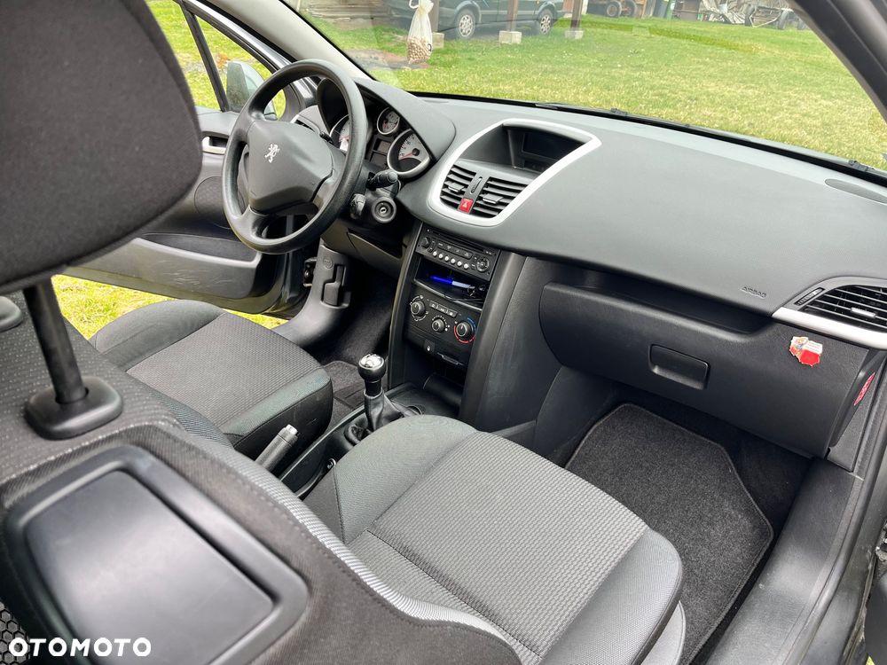 Peugeot 207 - 11