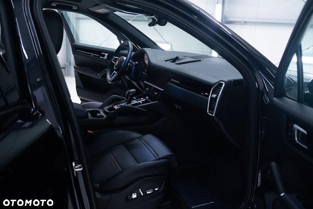 Porsche Cayenne Platinum Edition - 25