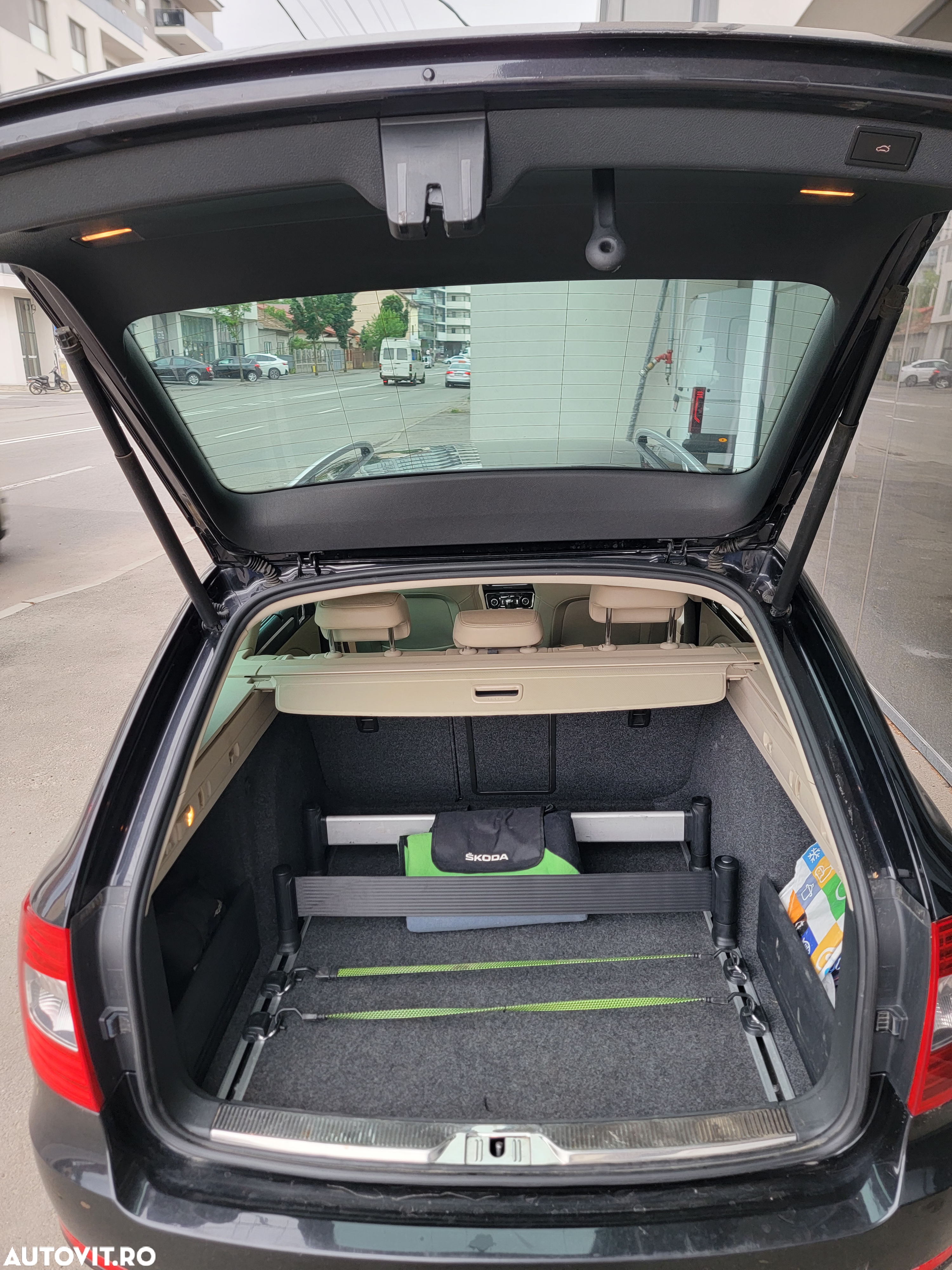 Skoda Superb Combi 2.0 TDI DSG L&K - 4