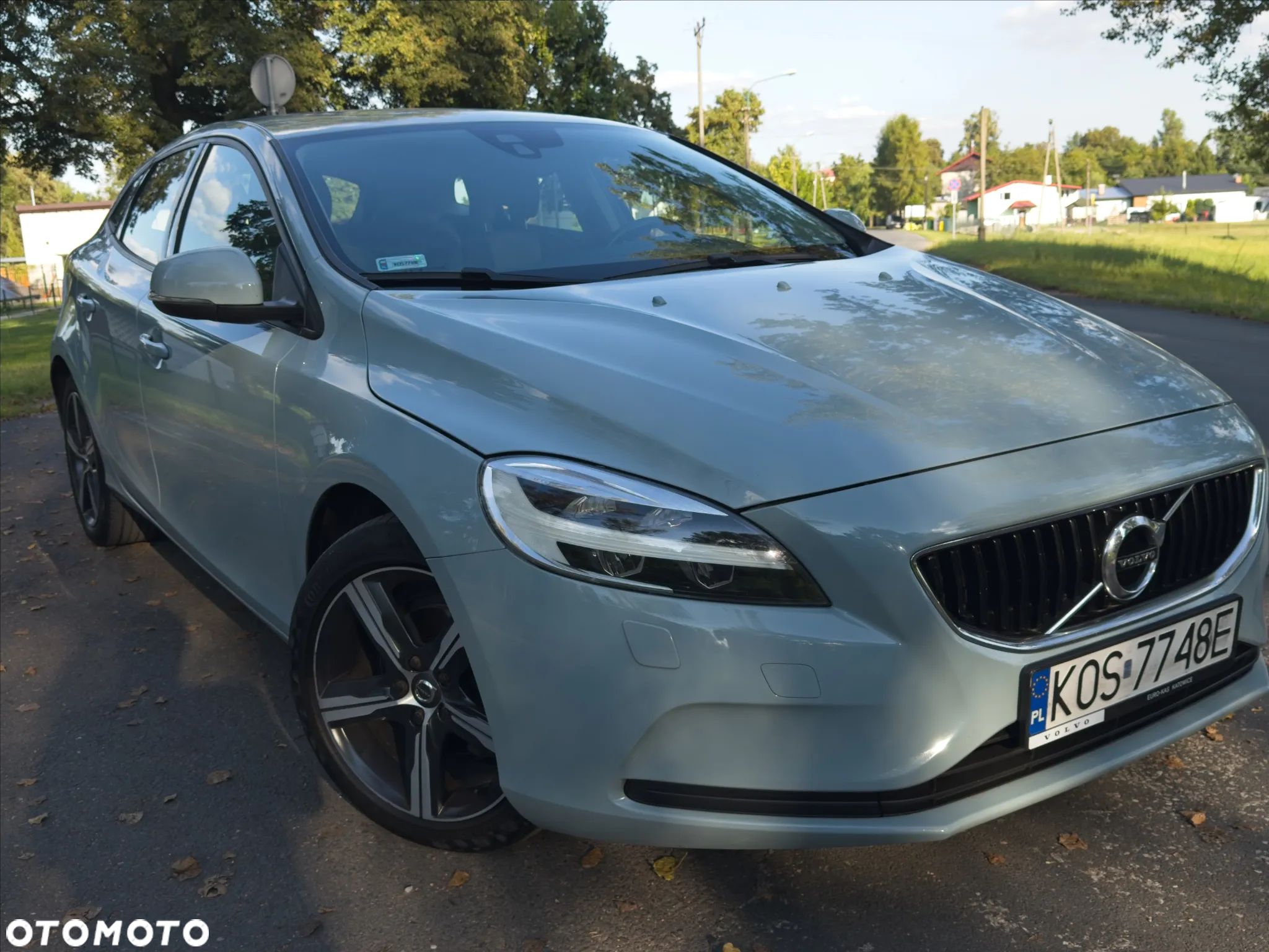 Volvo V40 D2 Drive-E Momentum - 1