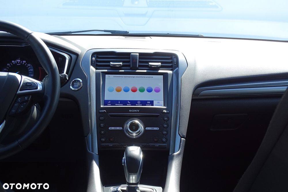 Ford Mondeo 2.0 Hybrid Titanium - 36