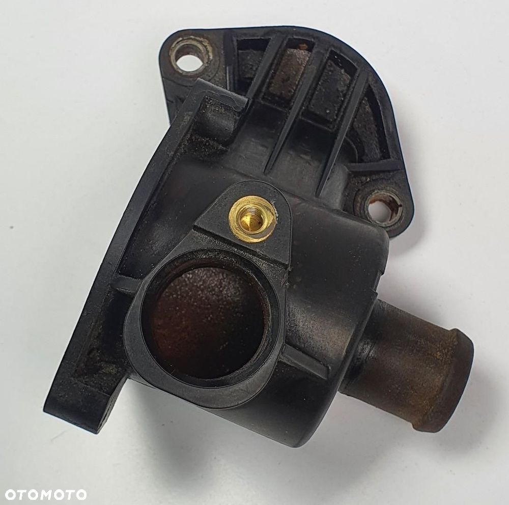 OBUDOWA TERMOSTATU AUDI A4 B7 1.8 T - 3