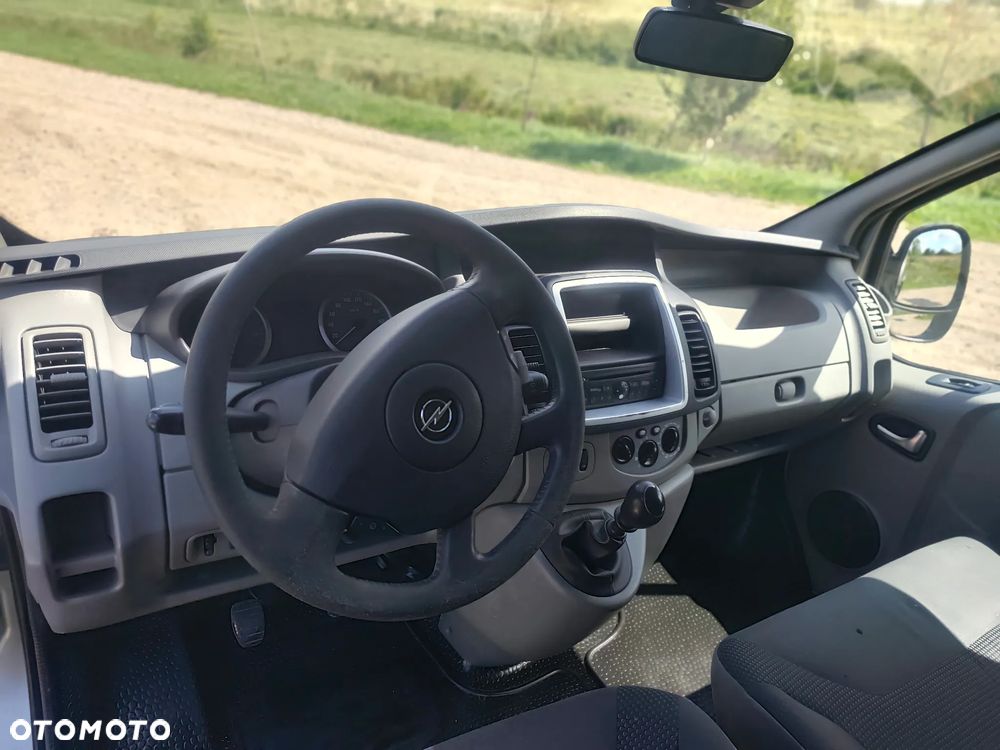Opel Vivaro - 17