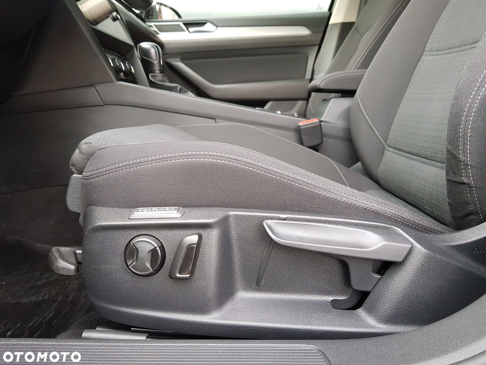 Volkswagen Passat 2.0 TSI Elegance DSG - 17