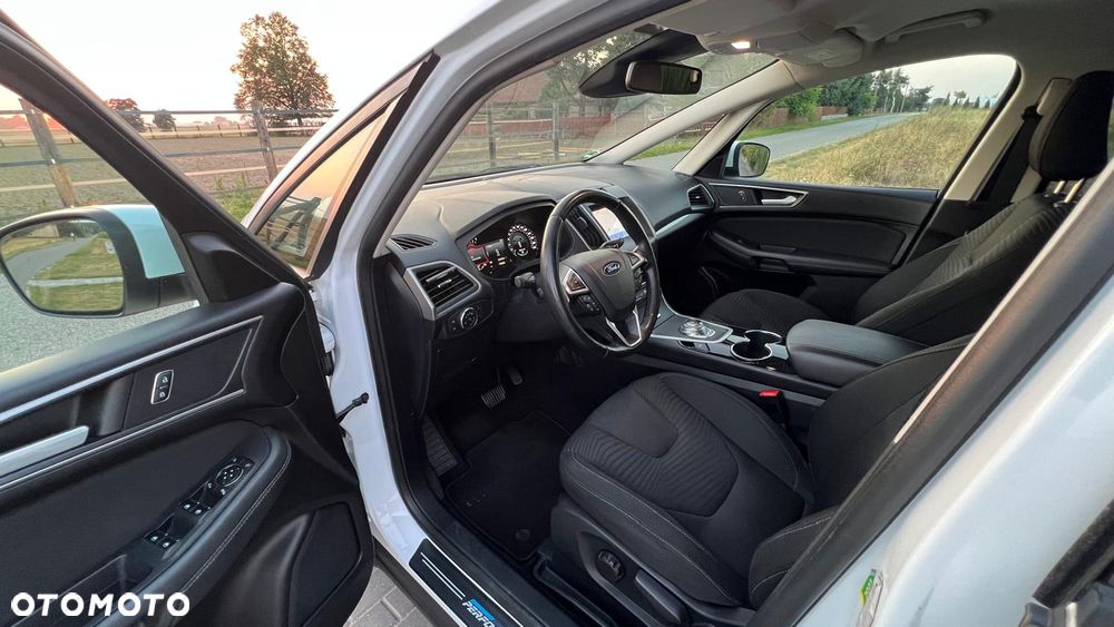 Ford S-Max - 12