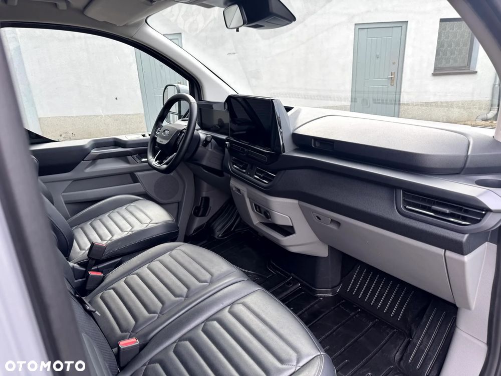 Ford Tourneo Custom L2H1 VA Autm Titanium - 31