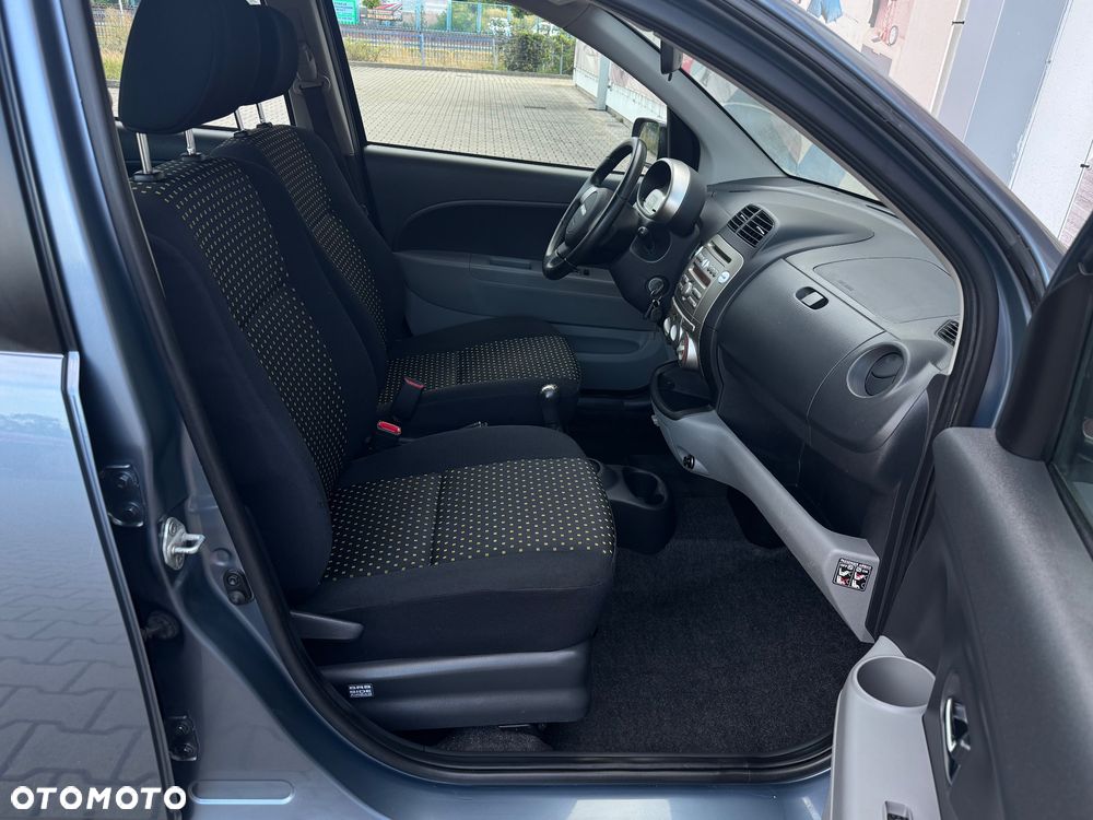 Daihatsu Sirion - 7