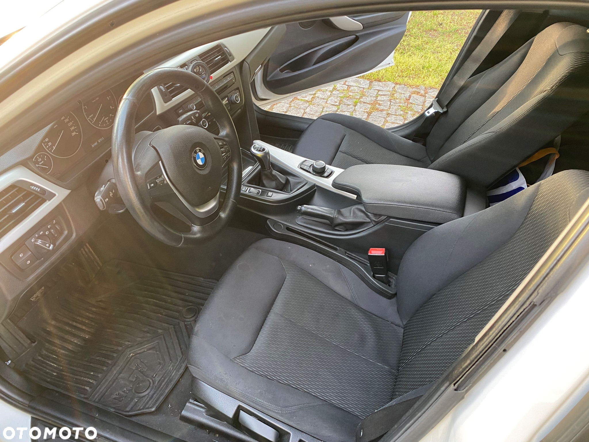 BMW Seria 3 318d - 13