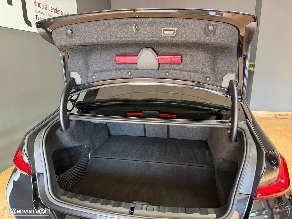 BMW 330 e Pack Desportivo M Auto - 26
