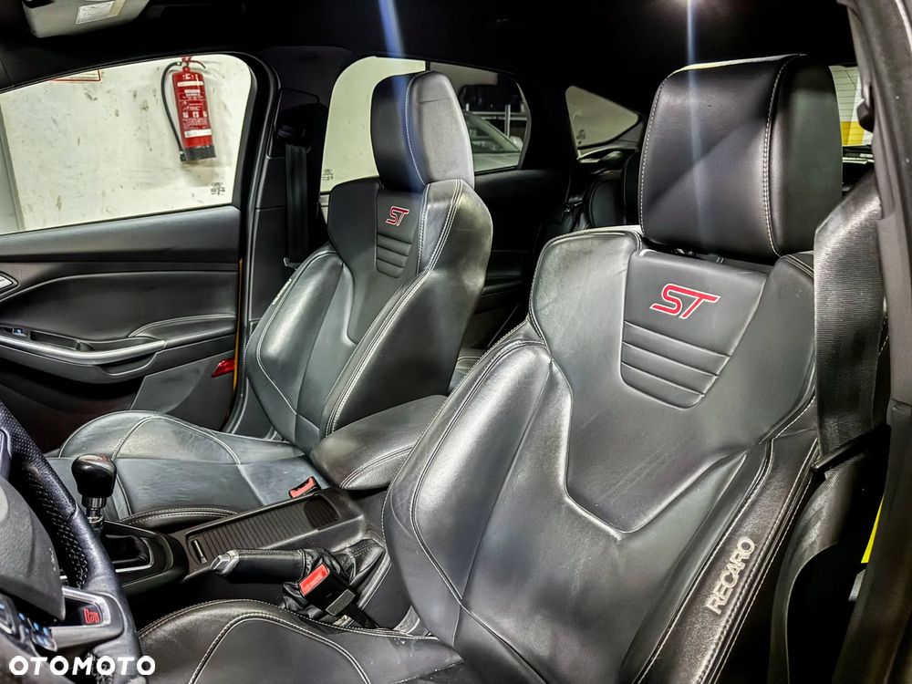 Ford Focus 2.0 EcoBoost ST-2 - 8
