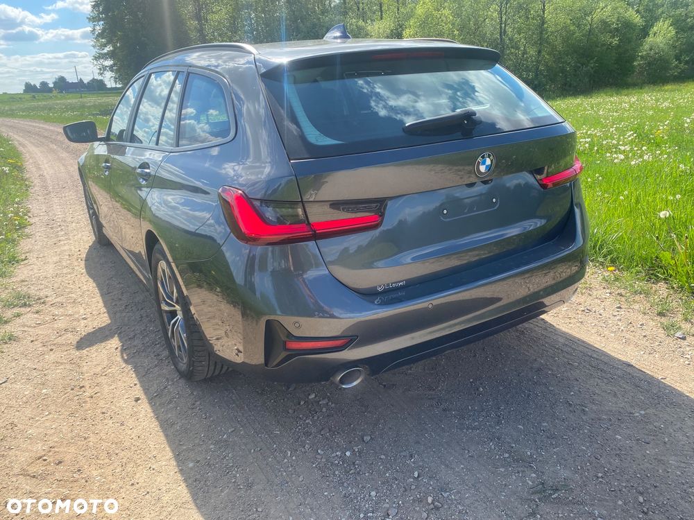 BMW Seria 3 318i - 14