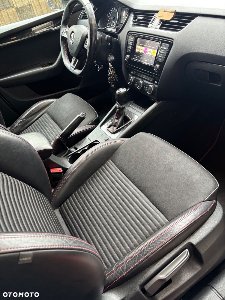 Skoda Octavia 2.0 TDI DSG RS - 10