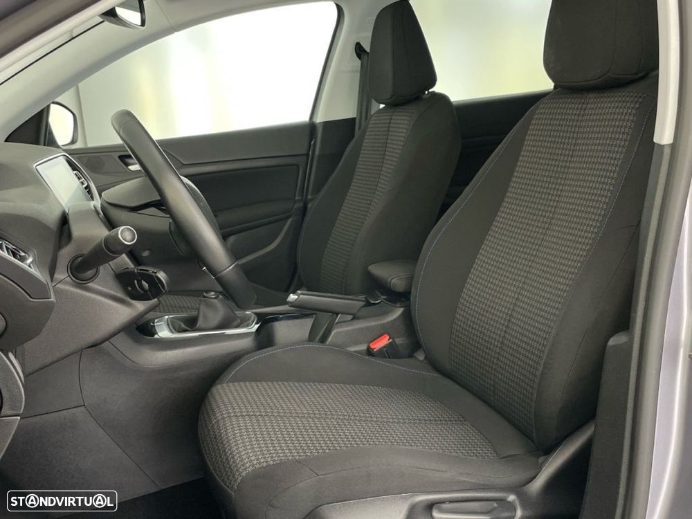 Peugeot 308 1.2 PureTech Style — fotografia 17