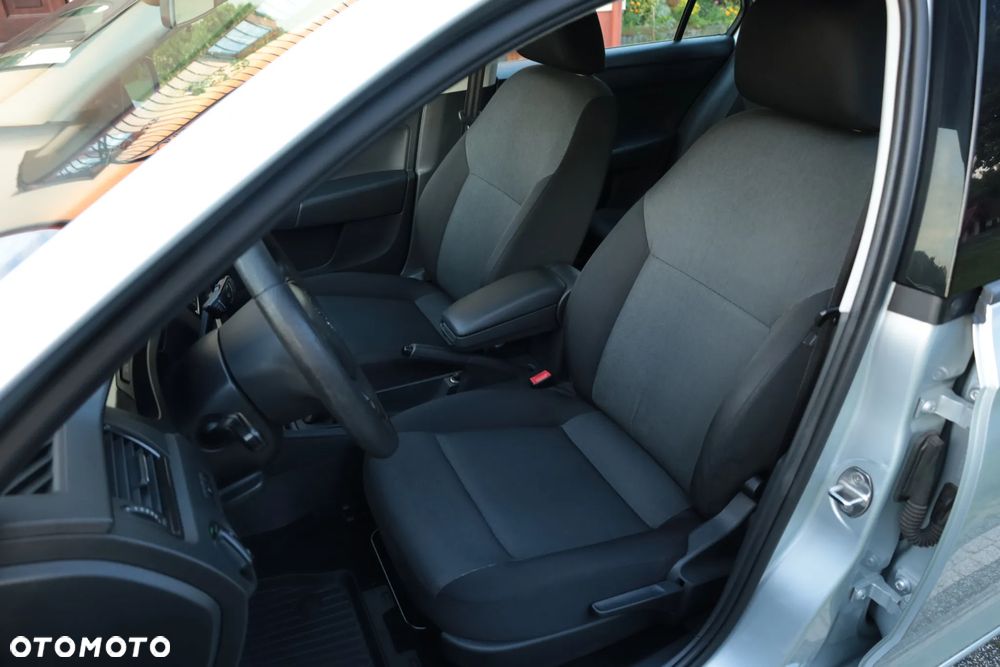 Skoda RAPID Spb 1.6 TDI DPF Active - 10