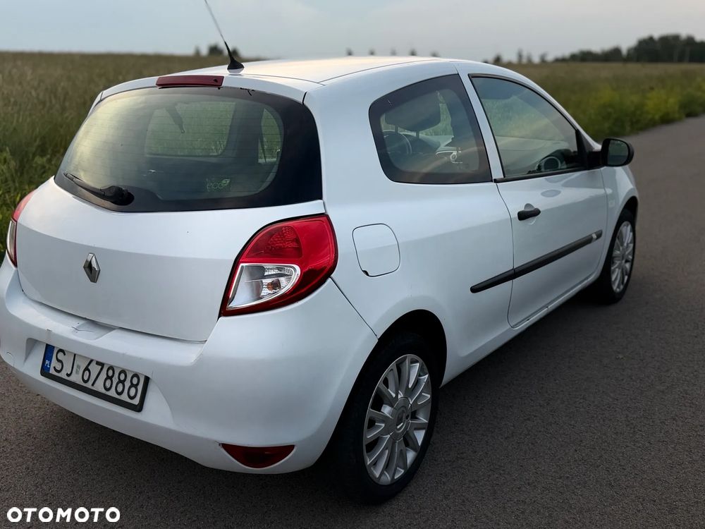 Renault Clio 1.5 dCi 90 FAP Dynamique - 27