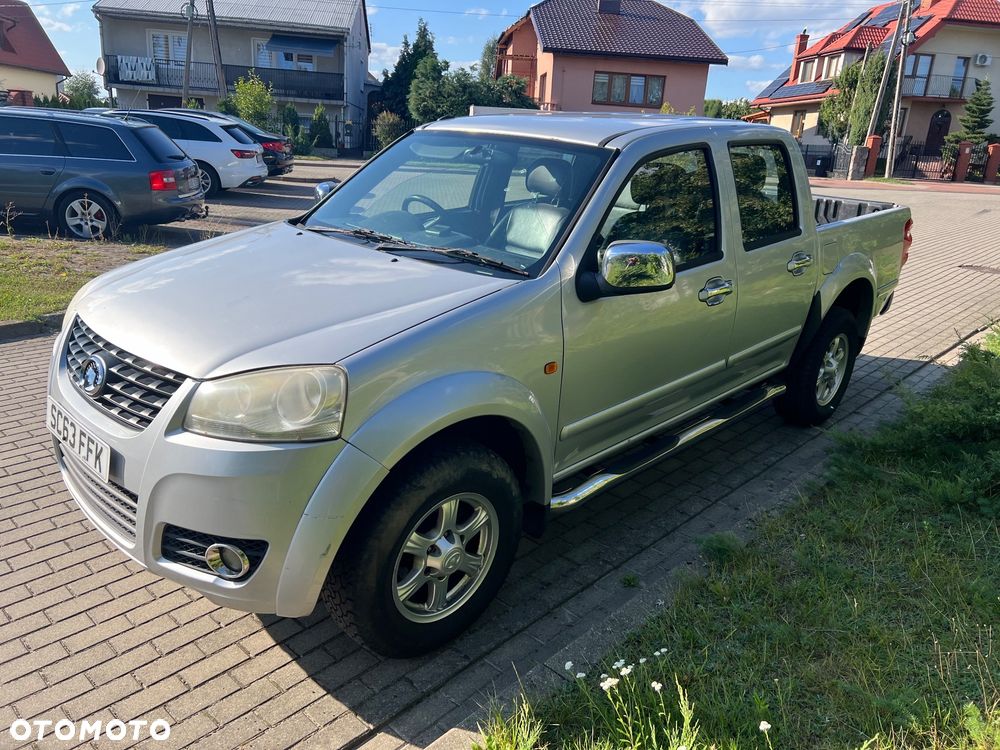 Isuzu Pick up - 4