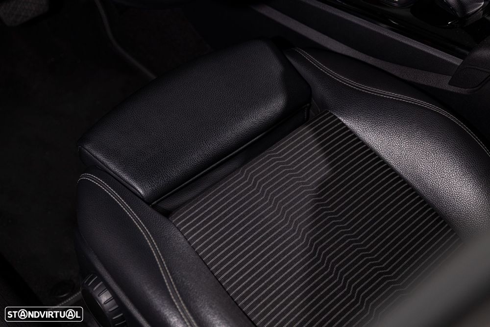 Mercedes-Benz CLA 250 e - 27