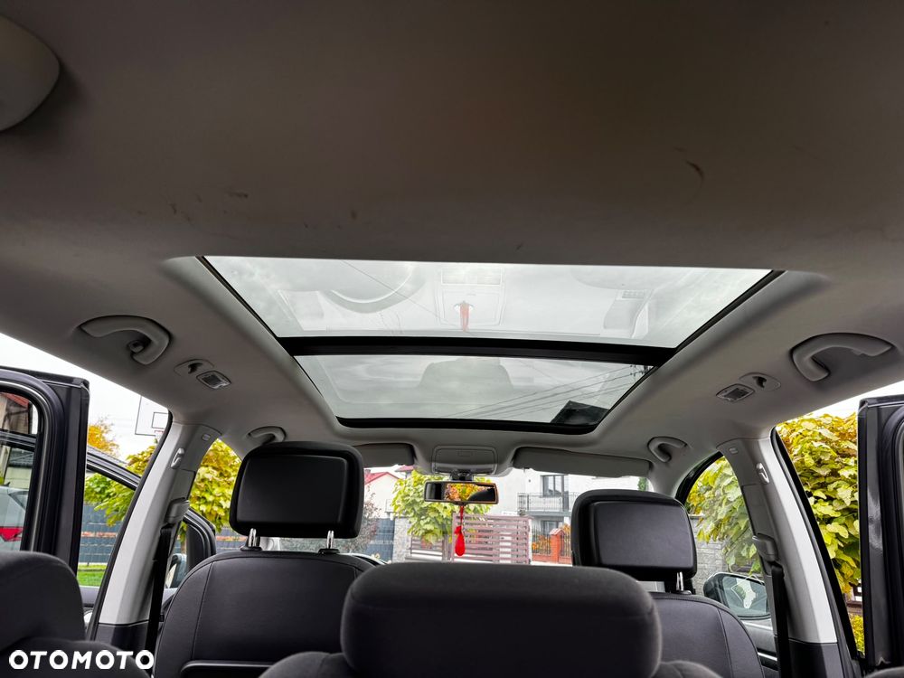 Volkswagen Touran 2013 photo 5