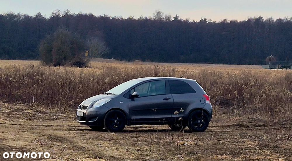 Toyota Yaris - 1