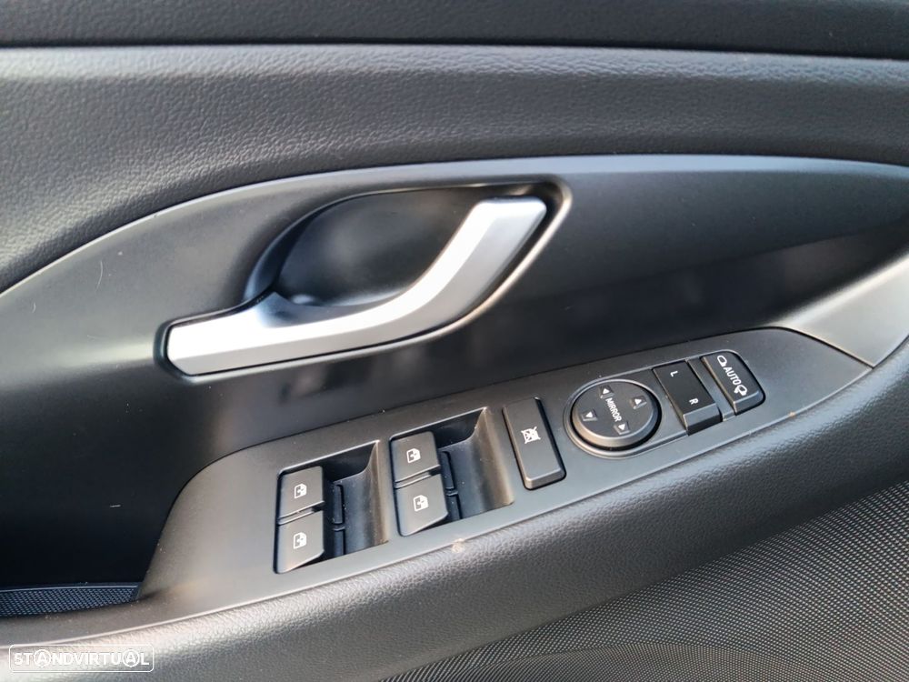 Hyundai i30 1.6 CRDI STyle Plus - 21