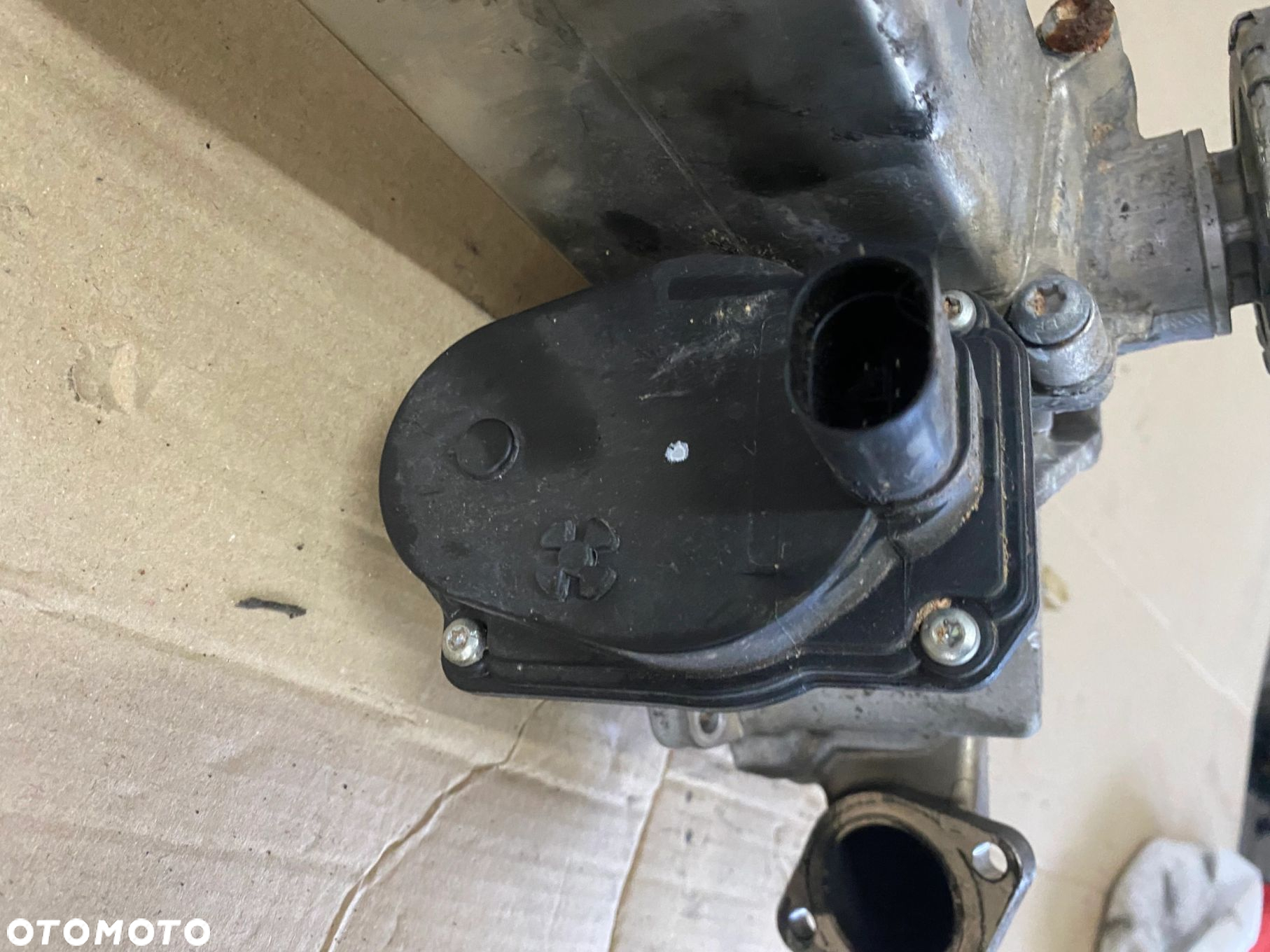 ZAWÓR CHŁODNICA SPALIN EGR VW AUDI 3.0 TDI 059131511DE - 2