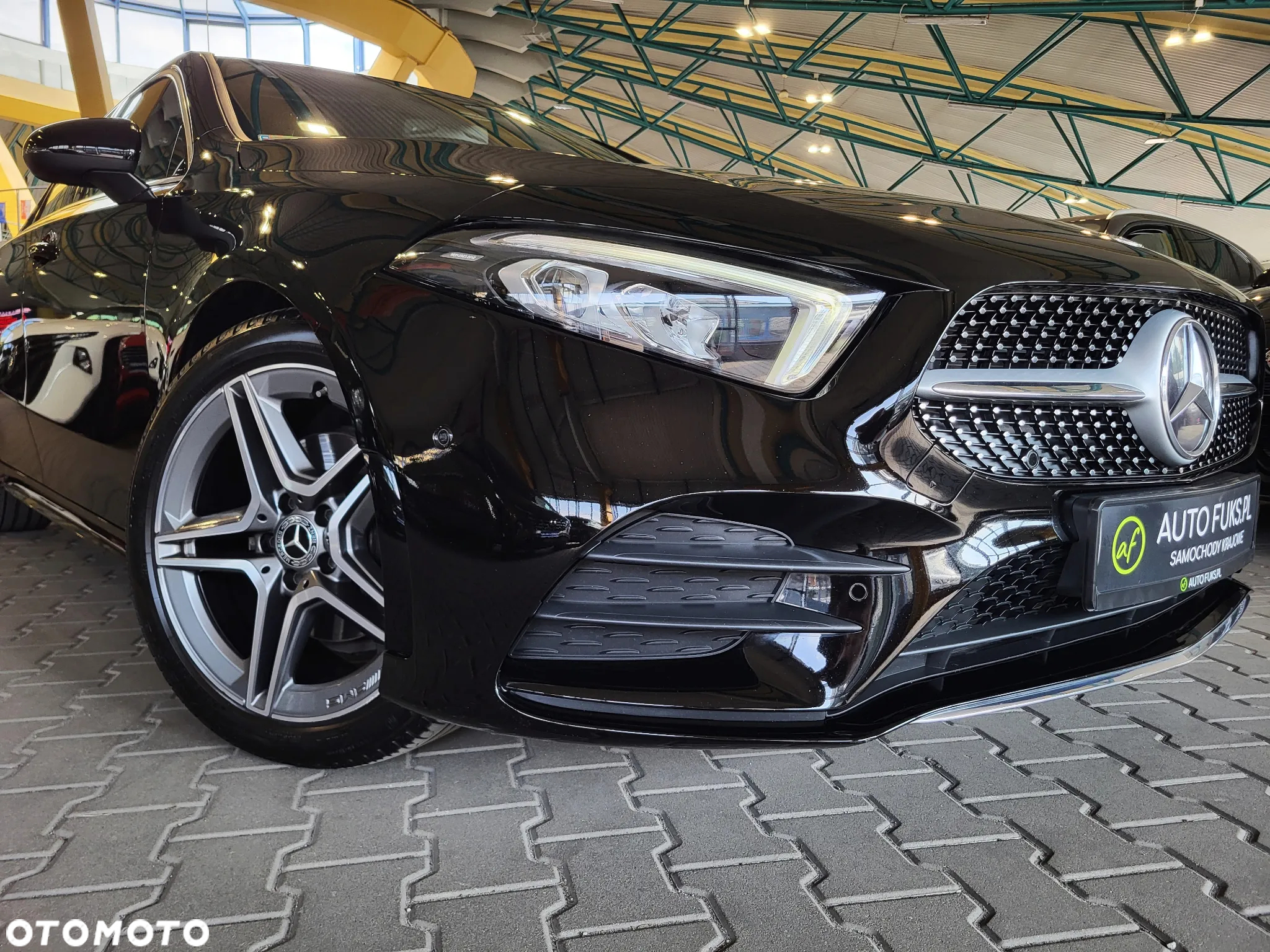 Mercedes-Benz Klasa A 180 d AMG Line 8G-DCT - 3