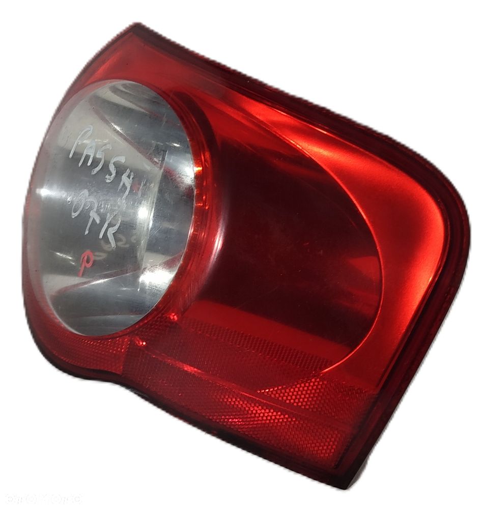 lampa prawa tylna tył VW PASSAT B6 05-10 KOMBI - 4