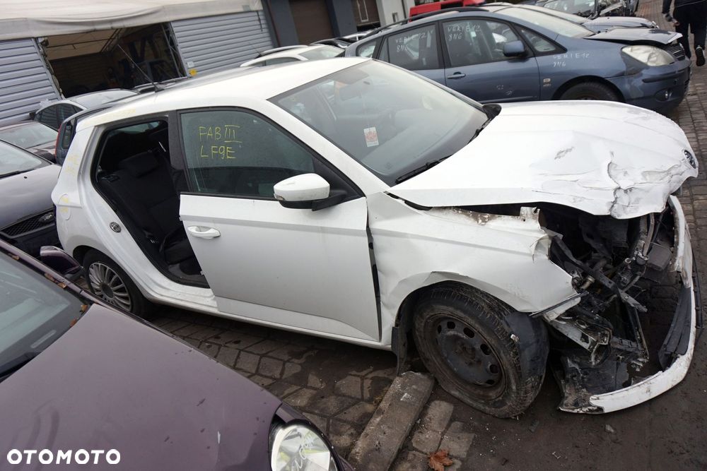 SKODA FABIA III NJ3 5D HB 2017 LF9E 1.0 12V CHYA 60KM QAC BIAŁY na części - 6