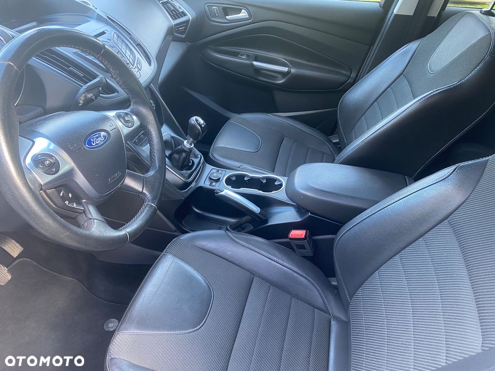 Ford Kuga 1.5 EcoBoost 2x4 Titanium - 22