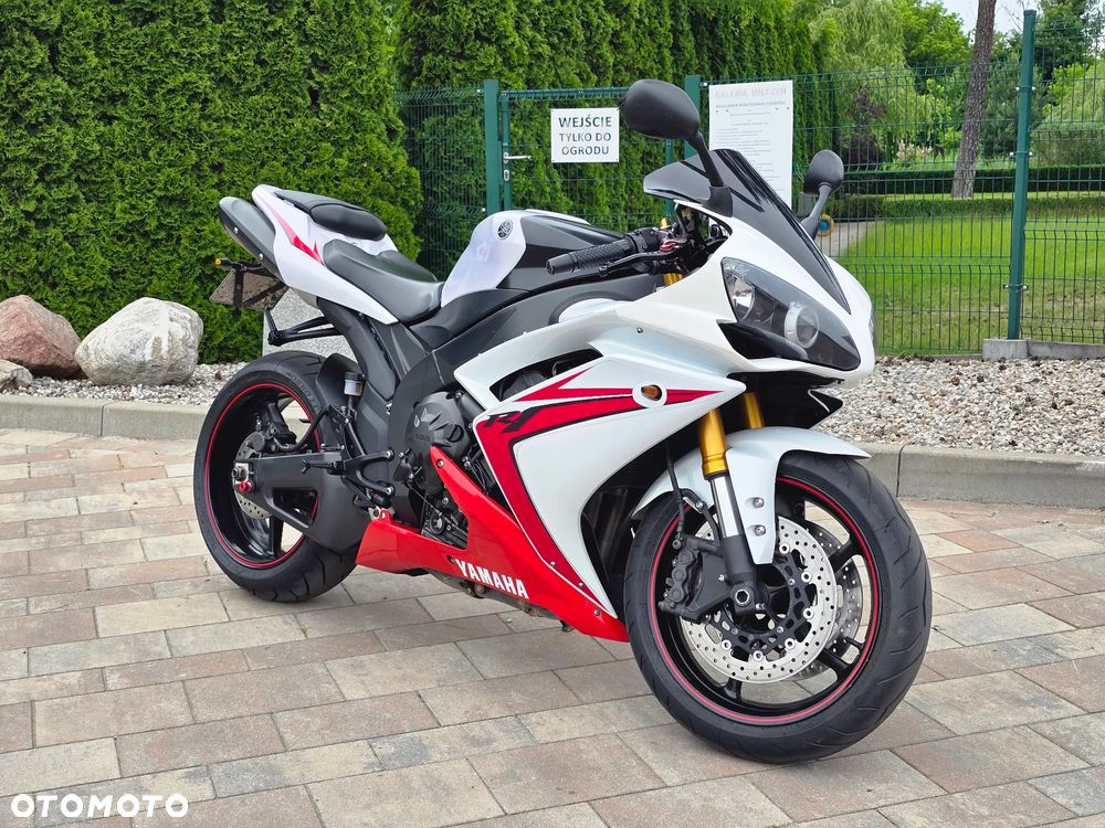 Yamaha R1 - 1