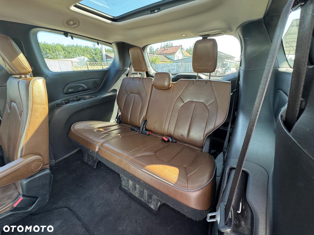 Chrysler Pacifica - 28