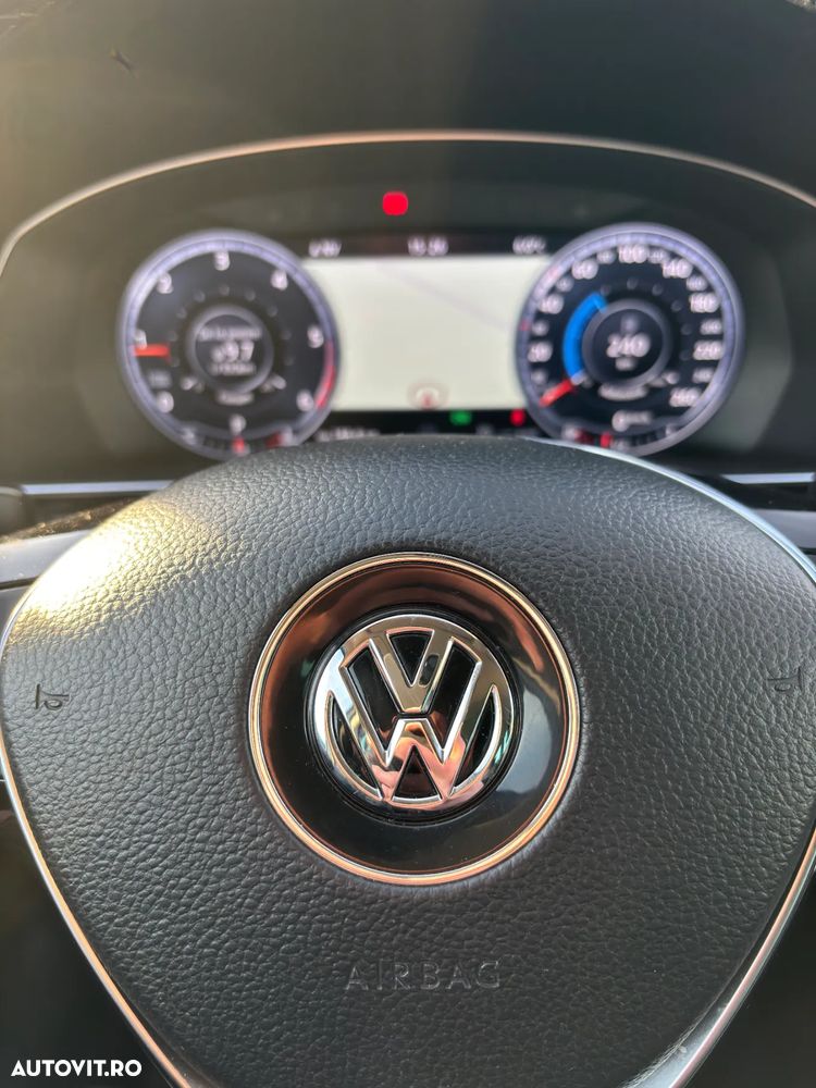 Volkswagen Passat Variant 2.0 TDI DSG 4Motion Highline - 24