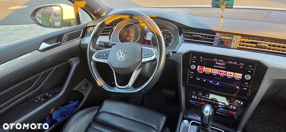 Volkswagen Passat - 11