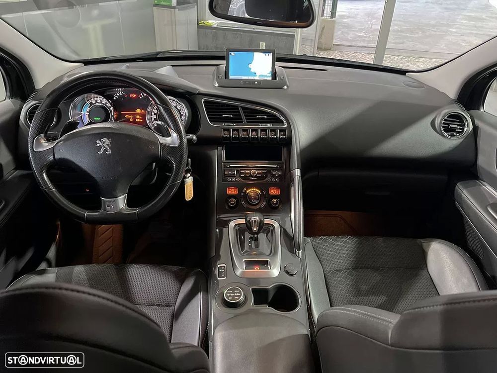 Peugeot 3008 2.0 HDi Hybrid4 99g - 11